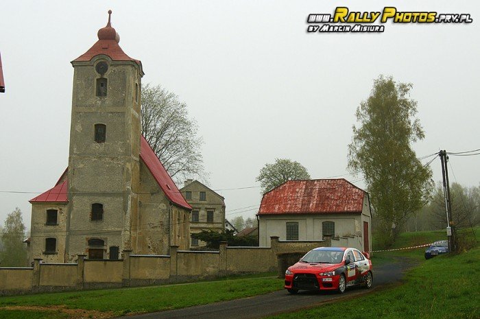 jeleniogorzanie-z-tarcza-w-galaxy-grs-rally-luzicke-hory-foto-46271