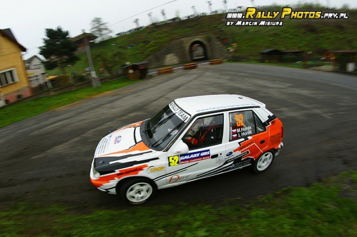 jeleniogorzanie-z-tarcza-w-galaxy-grs-rally-luzicke-hory-foto-46271
