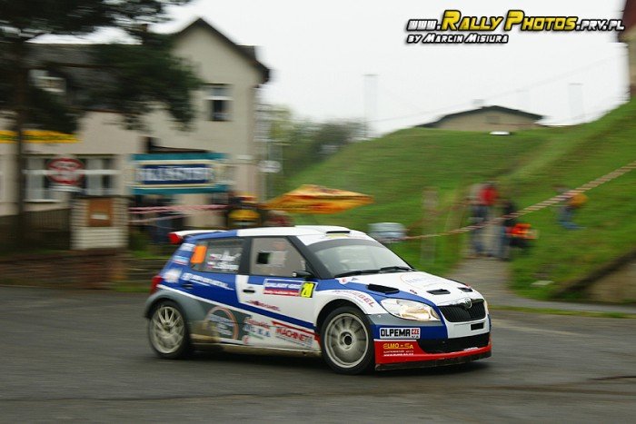 jeleniogorzanie-z-tarcza-w-galaxy-grs-rally-luzicke-hory-foto-46271