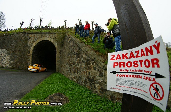 jeleniogorzanie-z-tarcza-w-galaxy-grs-rally-luzicke-hory-foto-46271