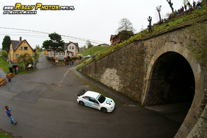 jeleniogorzanie-z-tarcza-w-galaxy-grs-rally-luzicke-hory-foto-46271