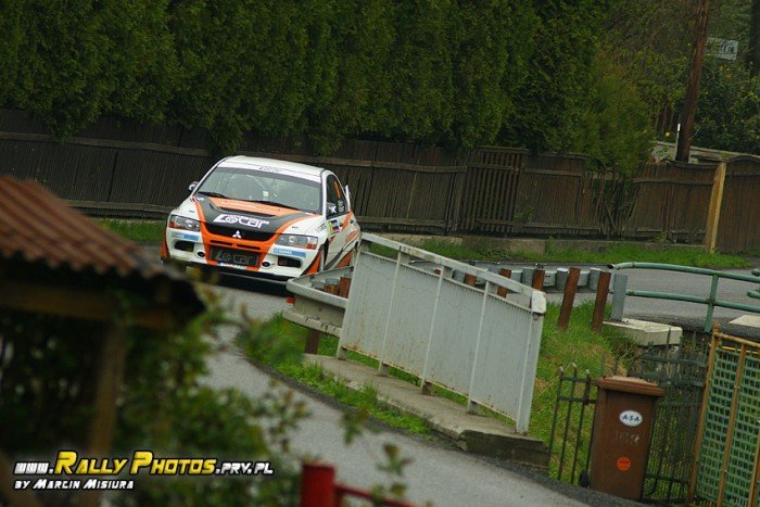 jeleniogorzanie-z-tarcza-w-galaxy-grs-rally-luzicke-hory-foto-46271