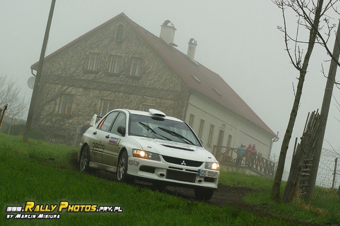 jeleniogorzanie-z-tarcza-w-galaxy-grs-rally-luzicke-hory-foto-46271