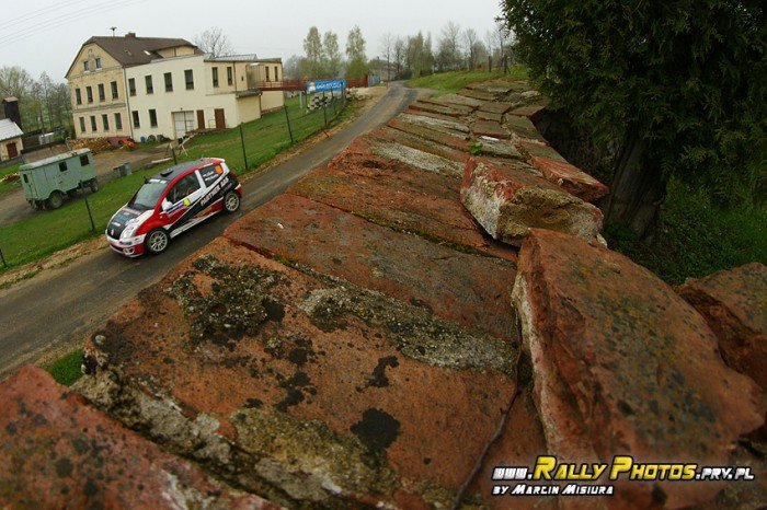 jeleniogorzanie-z-tarcza-w-galaxy-grs-rally-luzicke-hory-foto-46271