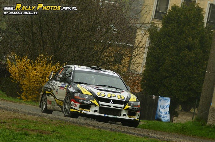 jeleniogorzanie-z-tarcza-w-galaxy-grs-rally-luzicke-hory-foto-46271