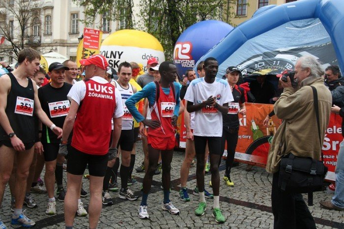 kenijczycy-wygrywaja-i-pomaraton-jeleniogorski-foto-46273