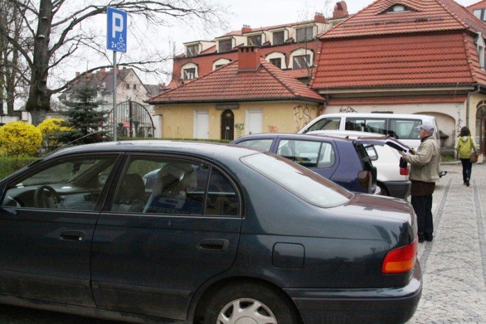 dojazd-do-koscioa-zamkniety-wierni-sa-oburzeni-foto-46275