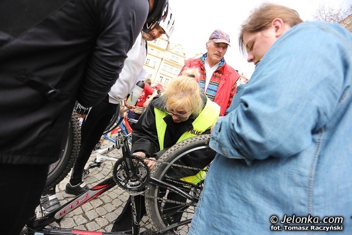 biaoczerwona-parada-na-rowerach-w-swietnych-humorach-foto-46292