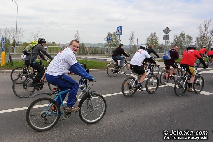 biaoczerwona-parada-na-rowerach-w-swietnych-humorach-foto-46292
