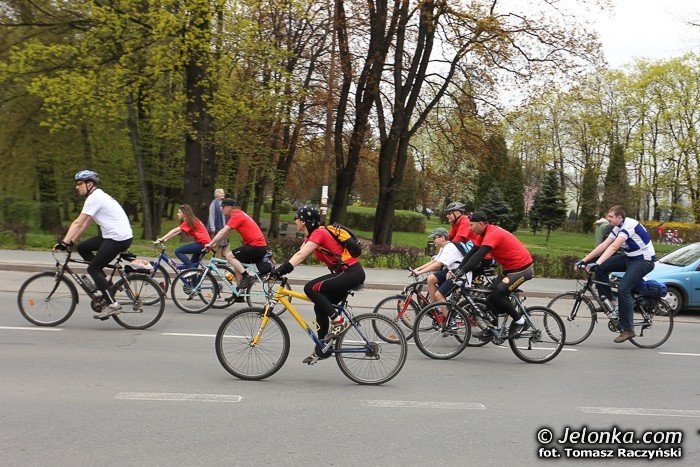 biaoczerwona-parada-na-rowerach-w-swietnych-humorach-foto-46292