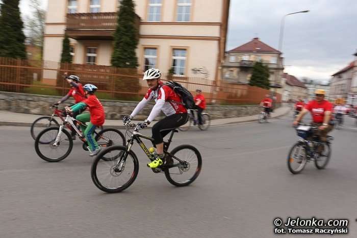 biaoczerwona-parada-na-rowerach-w-swietnych-humorach-foto-46292