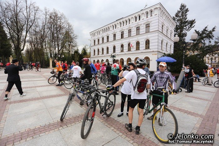 biaoczerwona-parada-na-rowerach-w-swietnych-humorach-foto-46292