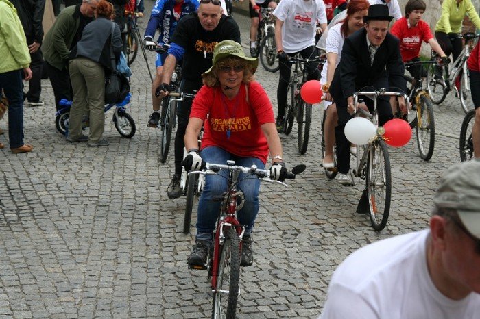 biaoczerwona-parada-na-rowerach-w-swietnych-humorach-foto-46292