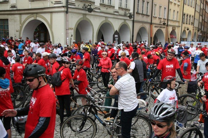 biaoczerwona-parada-na-rowerach-w-swietnych-humorach-foto-46292