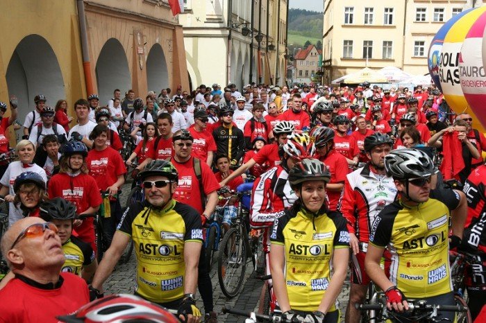 biaoczerwona-parada-na-rowerach-w-swietnych-humorach-foto-46292