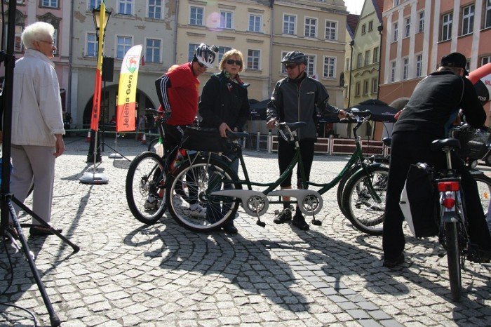 biaoczerwona-parada-na-rowerach-w-swietnych-humorach-foto-46292