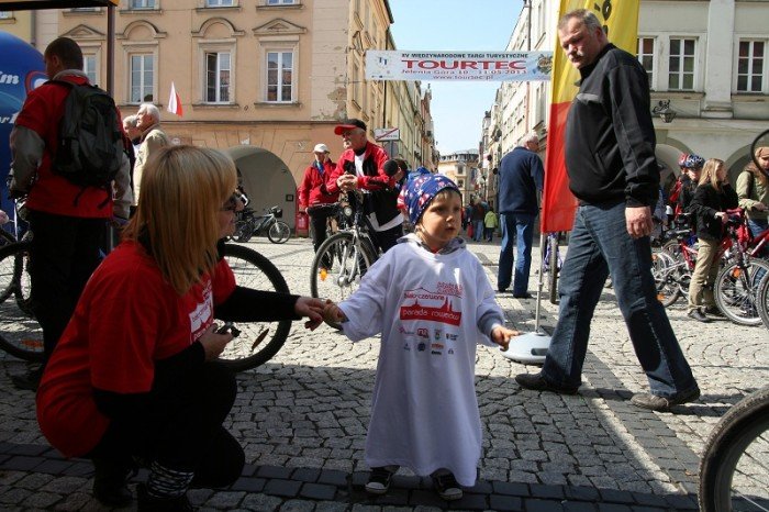 biaoczerwona-parada-na-rowerach-w-swietnych-humorach-foto-46292
