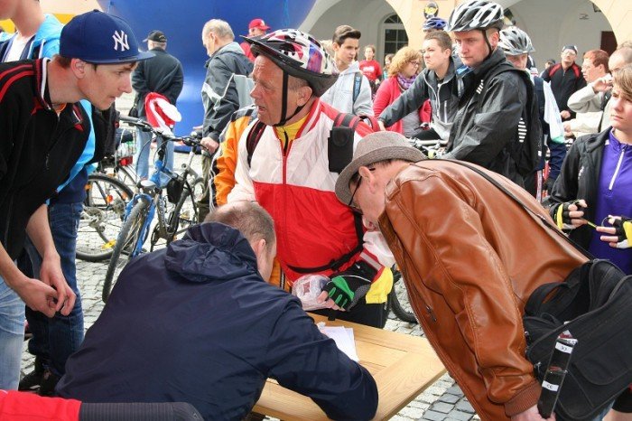 biaoczerwona-parada-na-rowerach-w-swietnych-humorach-foto-46292