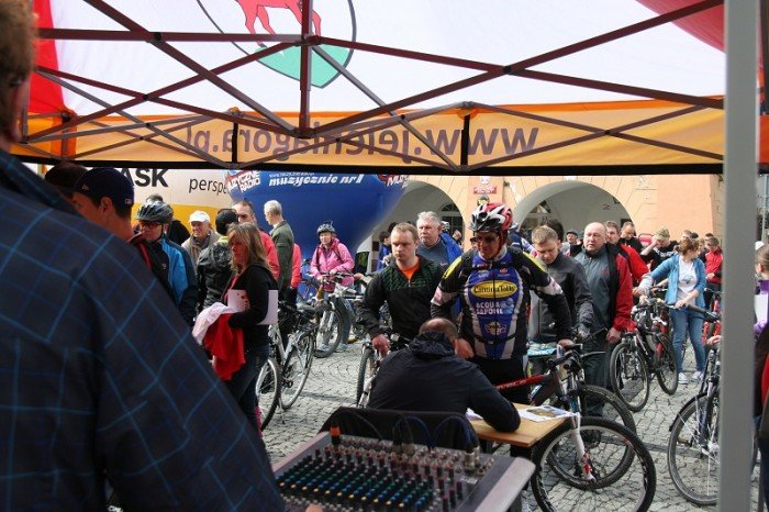 biaoczerwona-parada-na-rowerach-w-swietnych-humorach-foto-46292
