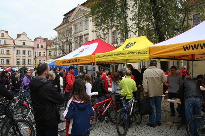 biaoczerwona-parada-na-rowerach-w-swietnych-humorach-foto-46292
