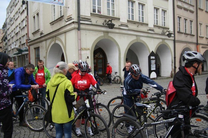 biaoczerwona-parada-na-rowerach-w-swietnych-humorach-foto-46292