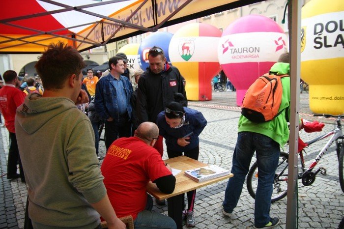biaoczerwona-parada-na-rowerach-w-swietnych-humorach-foto-46292