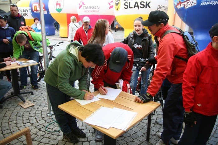 biaoczerwona-parada-na-rowerach-w-swietnych-humorach-foto-46292