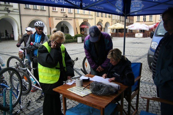 biaoczerwona-parada-na-rowerach-w-swietnych-humorach-foto-46292