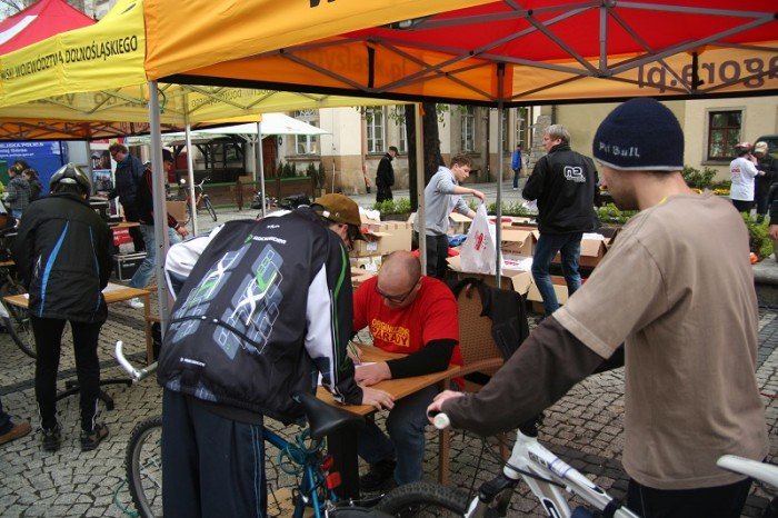 biaoczerwona-parada-na-rowerach-w-swietnych-humorach-foto-46292