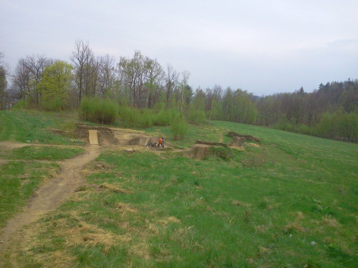 czytelnik-wzgorza-omnickie-zamieniaja-sie-w-cross-i-wielkie-smietnisko-foto-46306