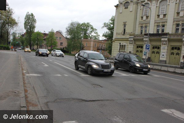 kiedy-zaataja-dziury-na-gownych-drogach-jeleniej-gory-foto-46417