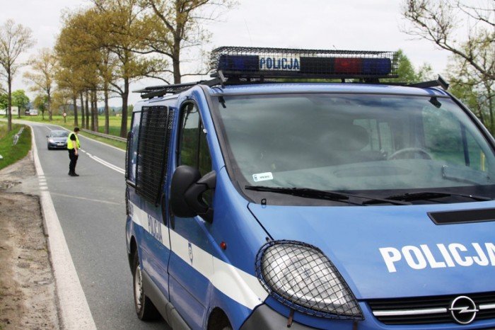 zderzenie-ciezarowki-i-dwoch-aut-dostawczych-foto-46459