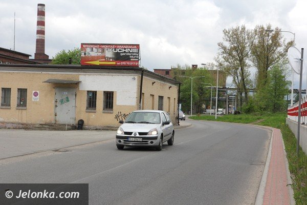 na-wyremontowanej-ulicy-karola-miarki-zapady-sie-studzienki-foto-46469