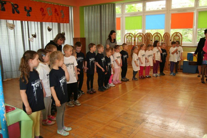 jeleniogorskie-maluchy-na-przegladzie-teatrow-przedszkolnych-pieknie-graja-foto-46472