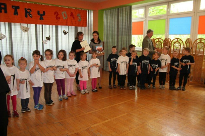jeleniogorskie-maluchy-na-przegladzie-teatrow-przedszkolnych-pieknie-graja-foto-46472