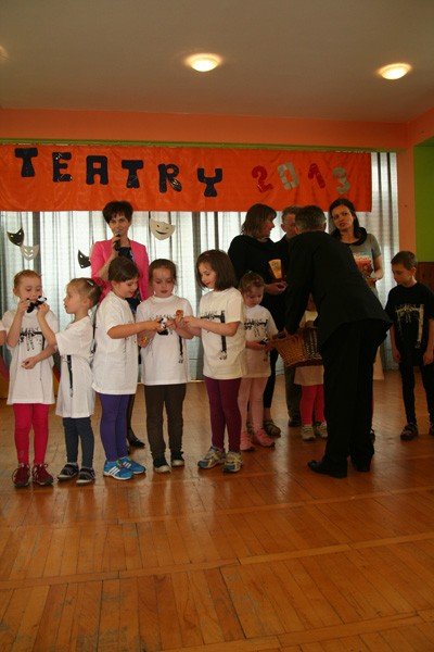jeleniogorskie-maluchy-na-przegladzie-teatrow-przedszkolnych-pieknie-graja-foto-46472
