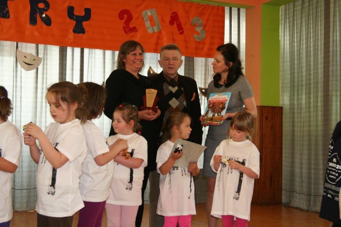 jeleniogorskie-maluchy-na-przegladzie-teatrow-przedszkolnych-pieknie-graja-foto-46472