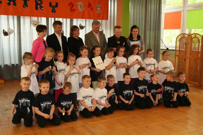 jeleniogorskie-maluchy-na-przegladzie-teatrow-przedszkolnych-pieknie-graja-foto-46472