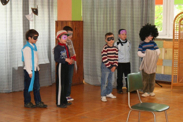 jeleniogorskie-maluchy-na-przegladzie-teatrow-przedszkolnych-pieknie-graja-foto-46472