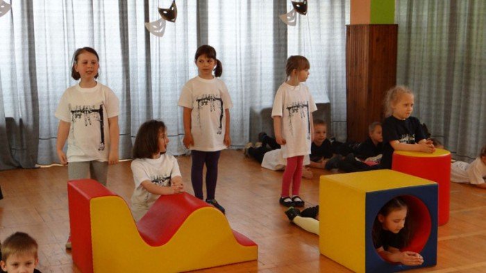 jeleniogorskie-maluchy-na-przegladzie-teatrow-przedszkolnych-pieknie-graja-foto-46472