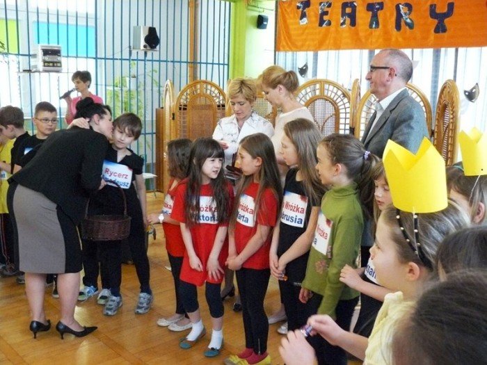 jeleniogorskie-maluchy-na-przegladzie-teatrow-przedszkolnych-pieknie-graja-foto-46472