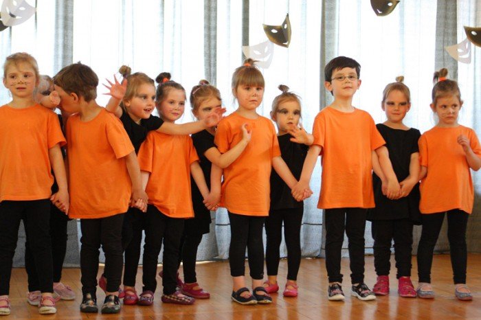 jeleniogorskie-maluchy-na-przegladzie-teatrow-przedszkolnych-pieknie-graja-foto-46472