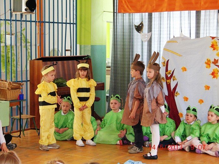 jeleniogorskie-maluchy-na-przegladzie-teatrow-przedszkolnych-pieknie-graja-foto-46472