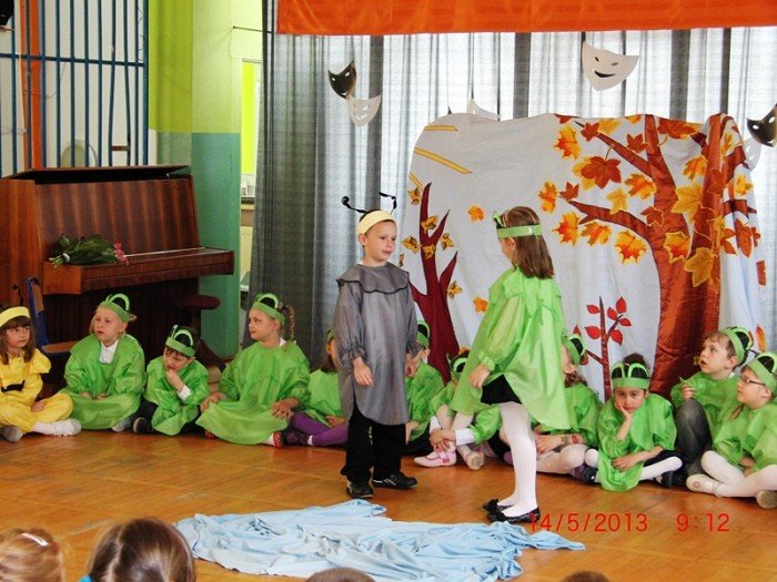 jeleniogorskie-maluchy-na-przegladzie-teatrow-przedszkolnych-pieknie-graja-foto-46472