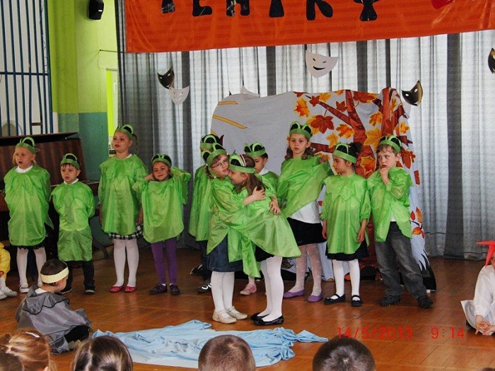 jeleniogorskie-maluchy-na-przegladzie-teatrow-przedszkolnych-pieknie-graja-foto-46472