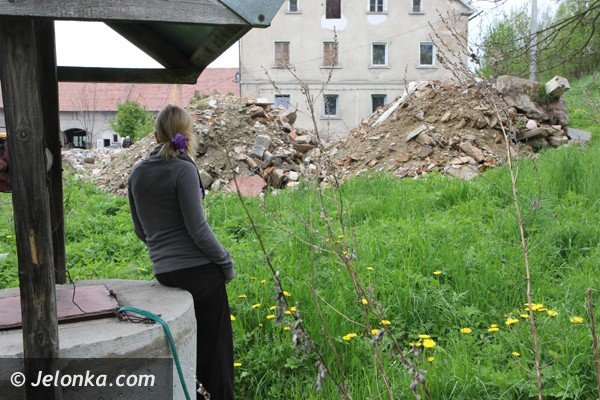 odpady-przy-studni-z-woda-pitna-w-pasieczniku-foto-46484