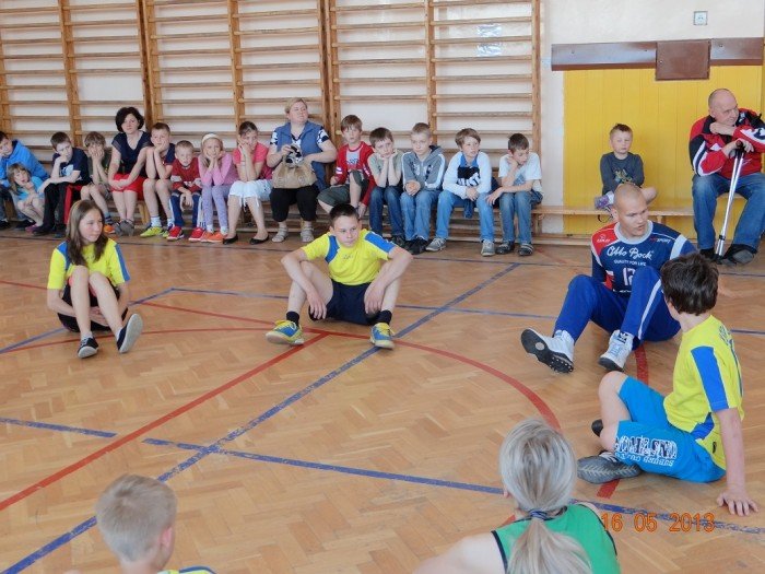 wszyscy-gramy-w-siate-dzisiaj-spotkanie-w-sp-8-foto-46491