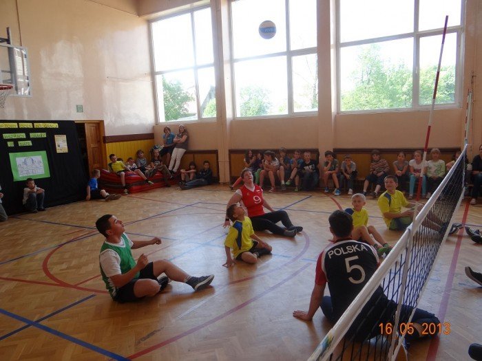 wszyscy-gramy-w-siate-dzisiaj-spotkanie-w-sp-8-foto-46491