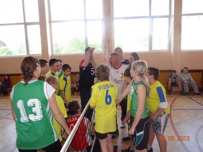 wszyscy-gramy-w-siate-dzisiaj-spotkanie-w-sp-8-foto-46491