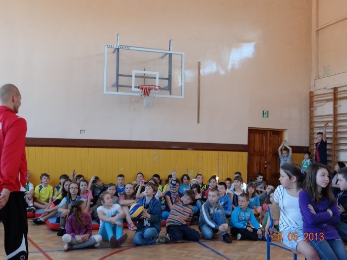 wszyscy-gramy-w-siate-dzisiaj-spotkanie-w-sp-8-foto-46491